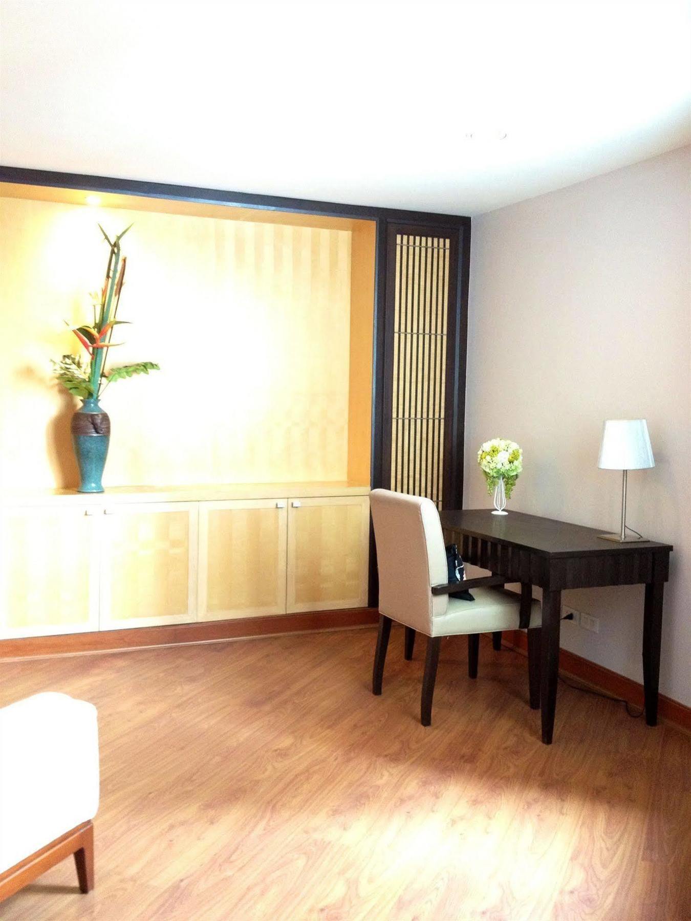 Gardengrove Suites バンコク都 エクステリア 写真