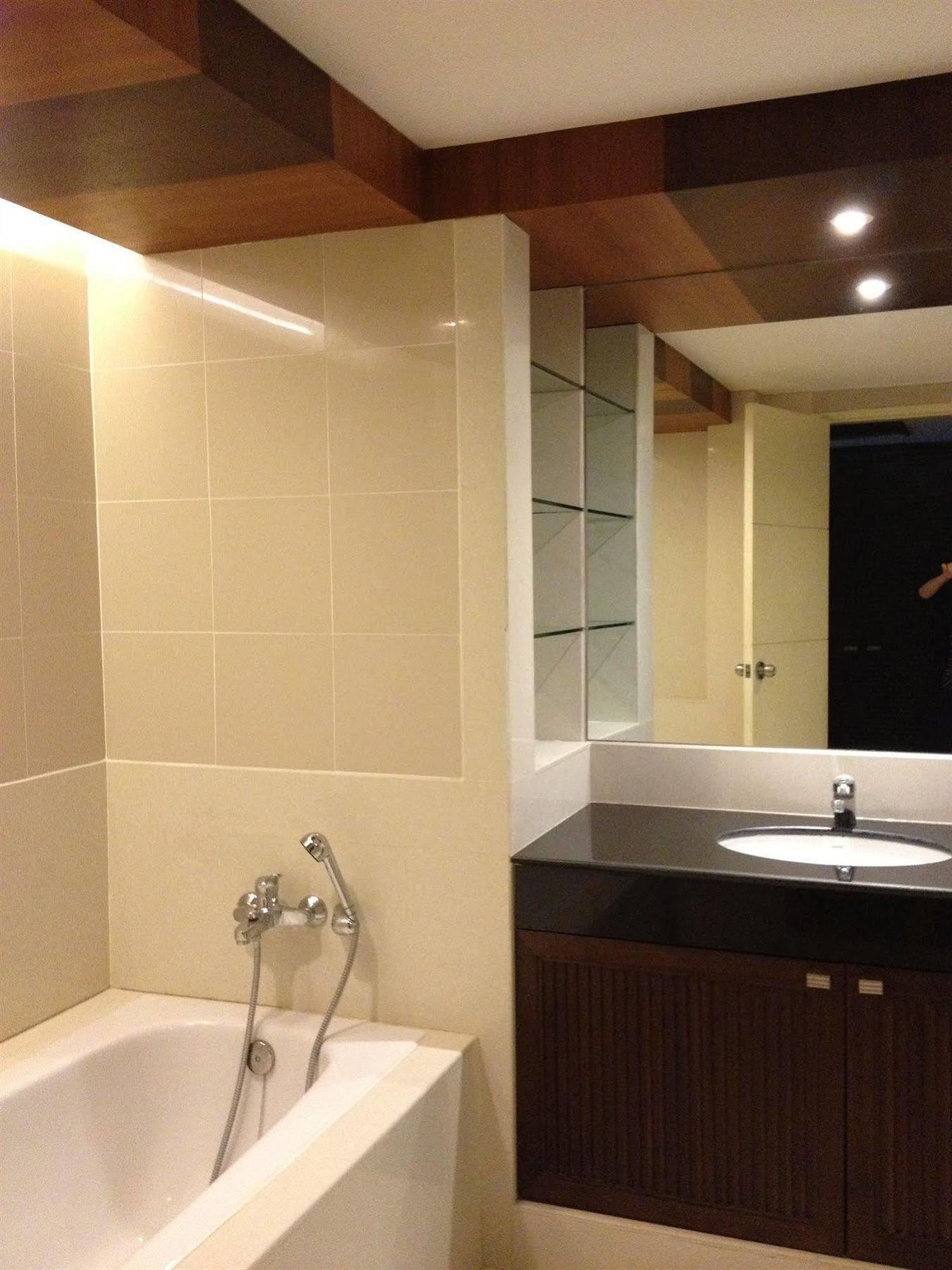 Gardengrove Suites バンコク都 エクステリア 写真