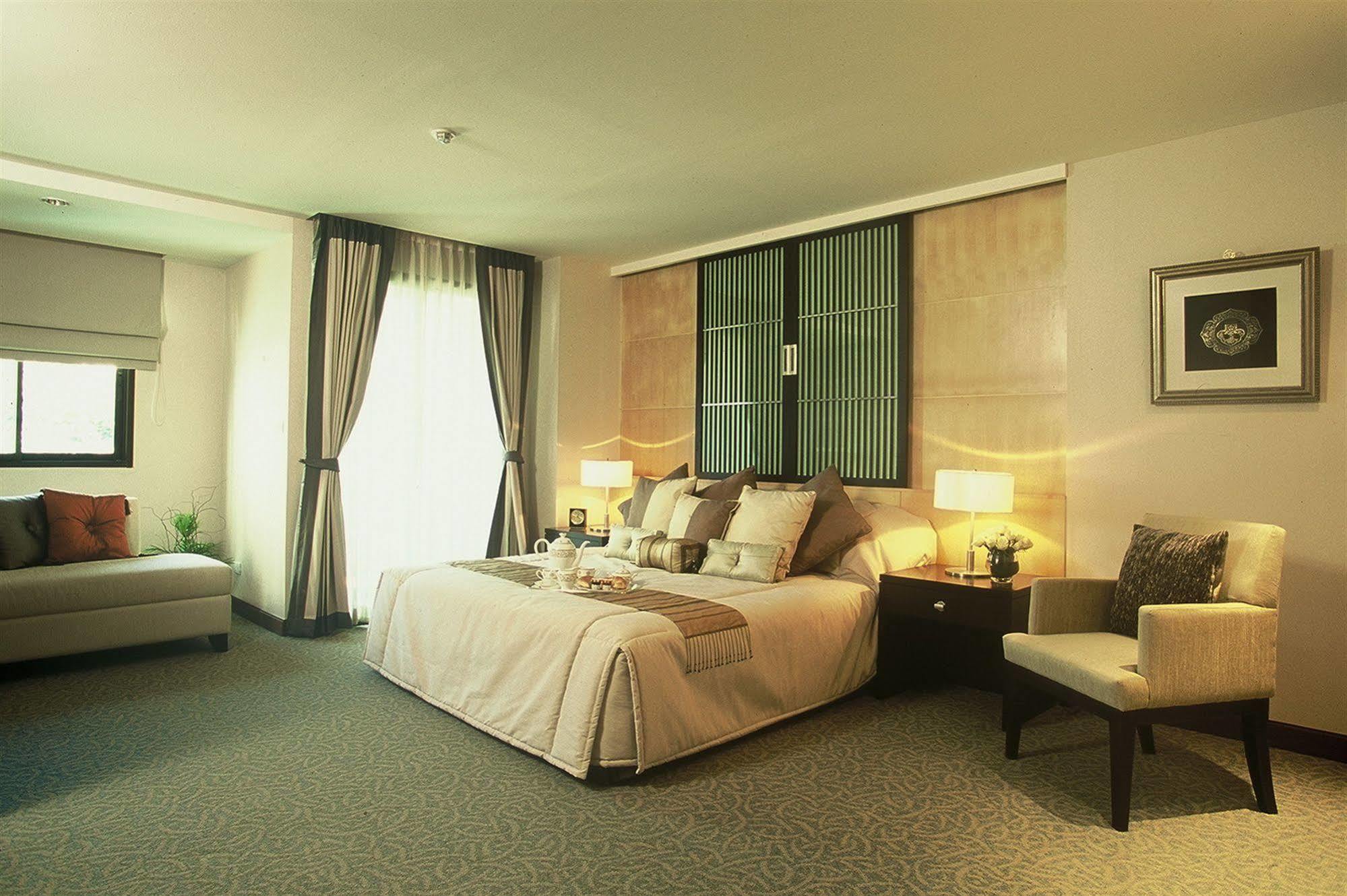 Gardengrove Suites バンコク都 エクステリア 写真